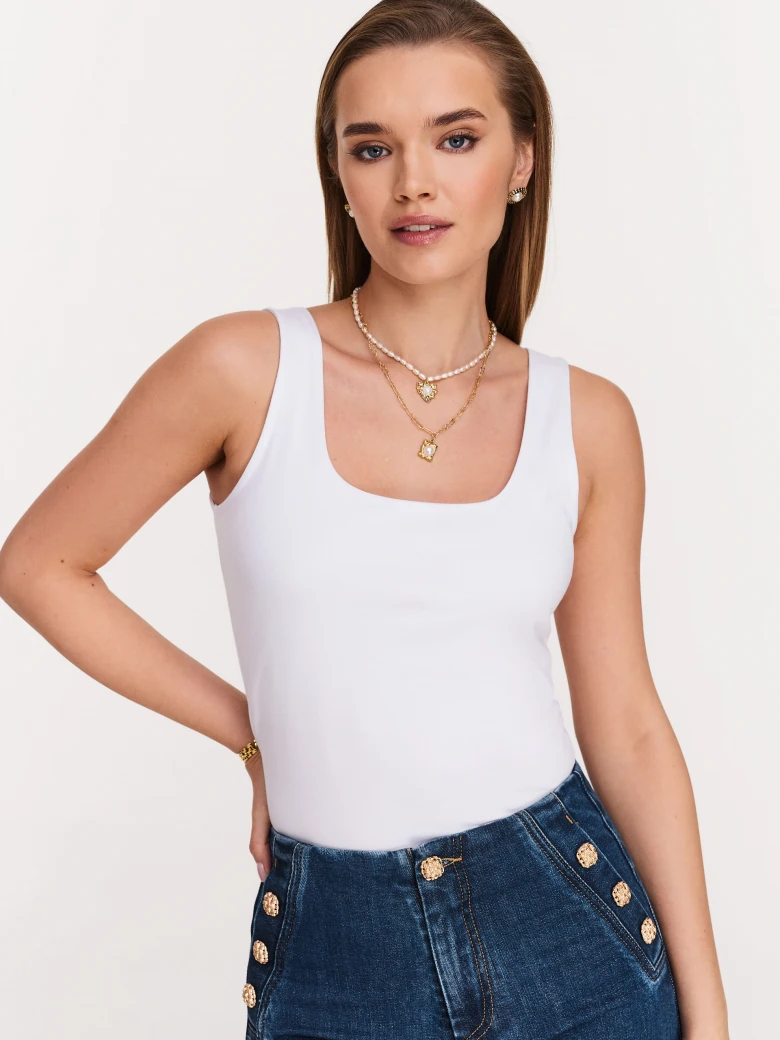 White minimalist top with cotton