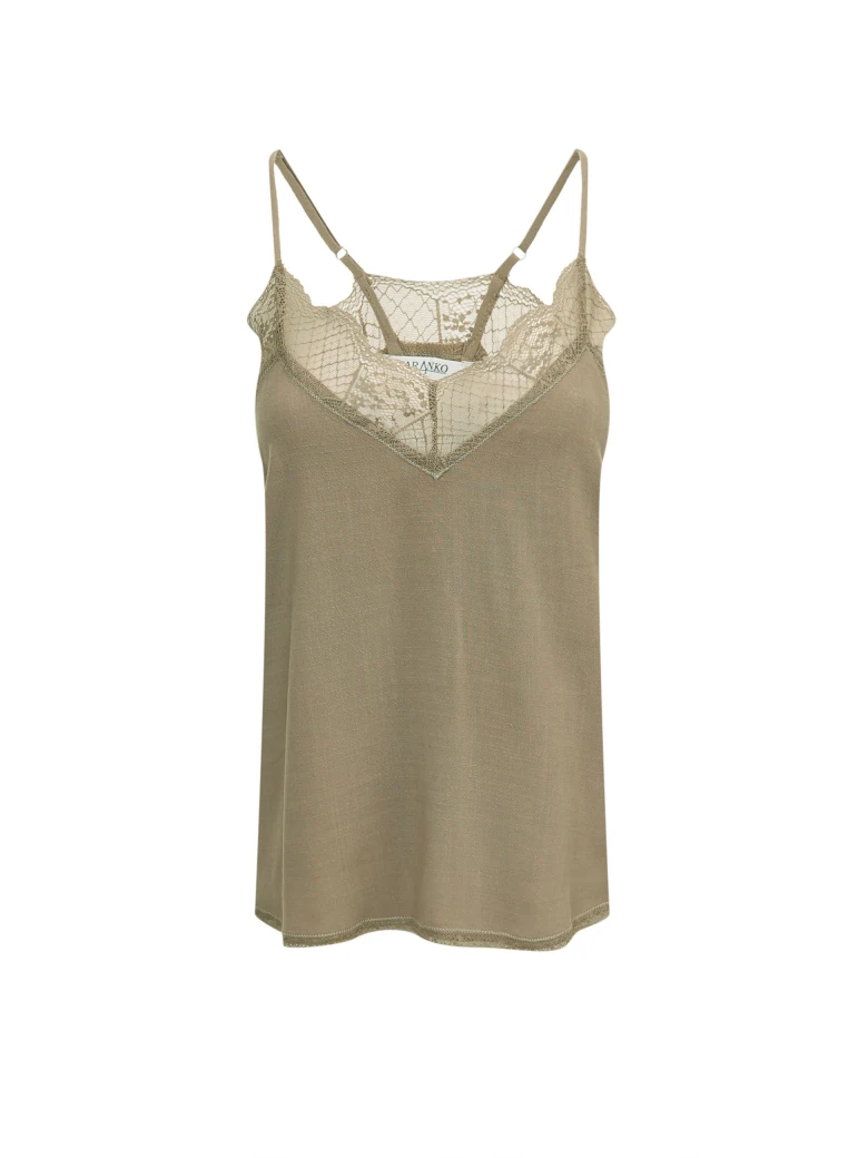Blouse with open shoulders