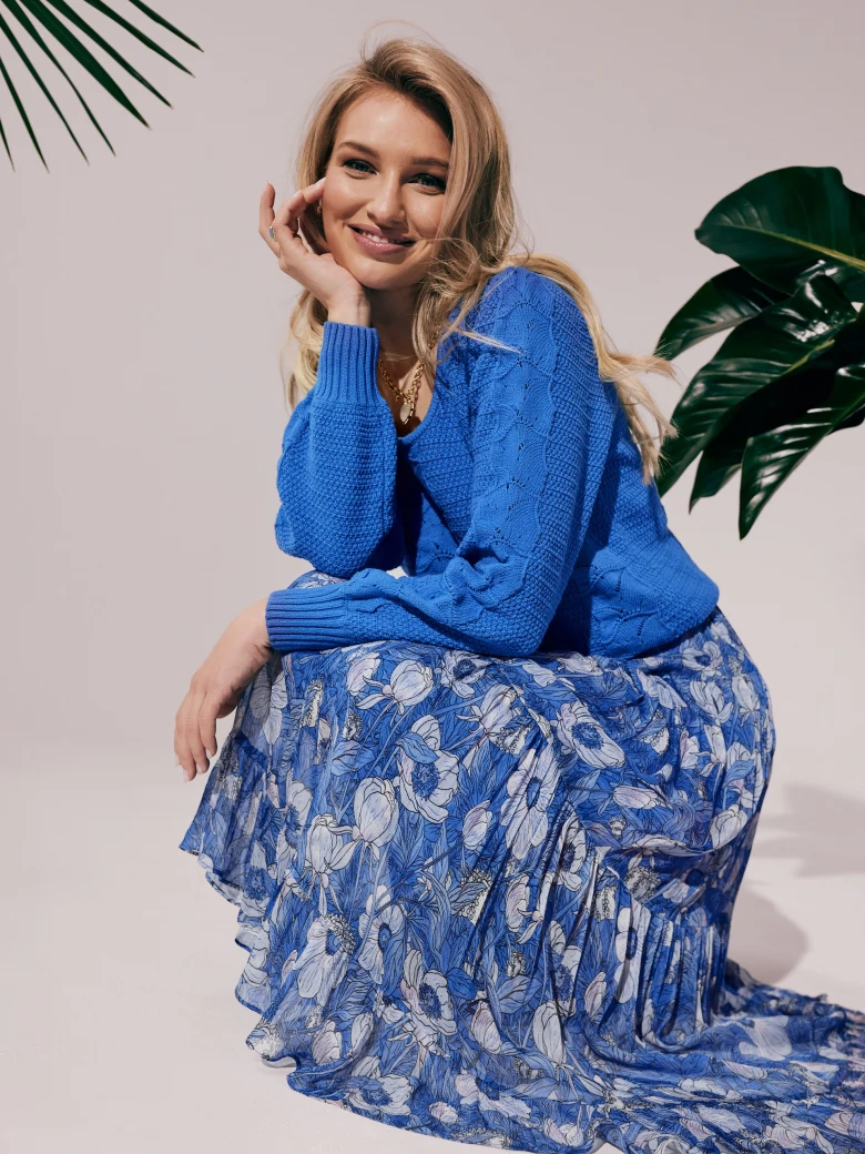 Long blue dress with ruffles