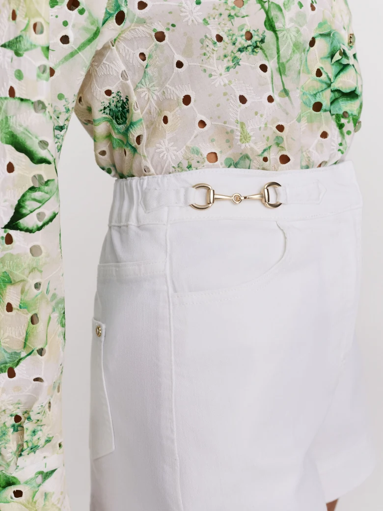 White short shorts with decorations