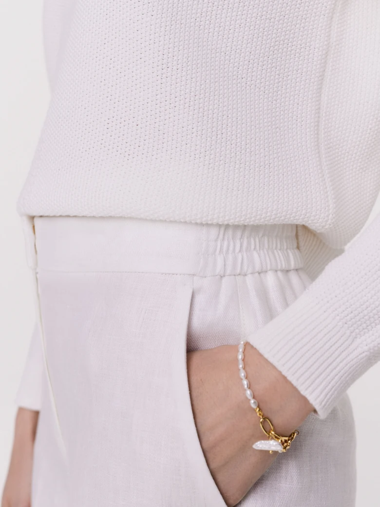 Linen cigarette pants in white color