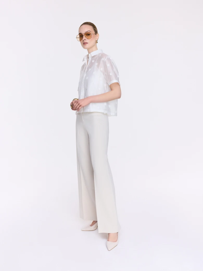 Embroidered white blouse with collar and short sleeves