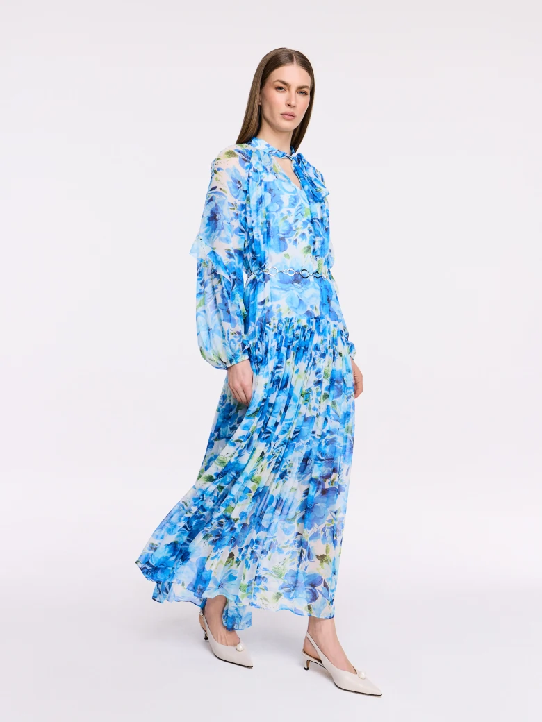 Airy maxi dress with floral pattern