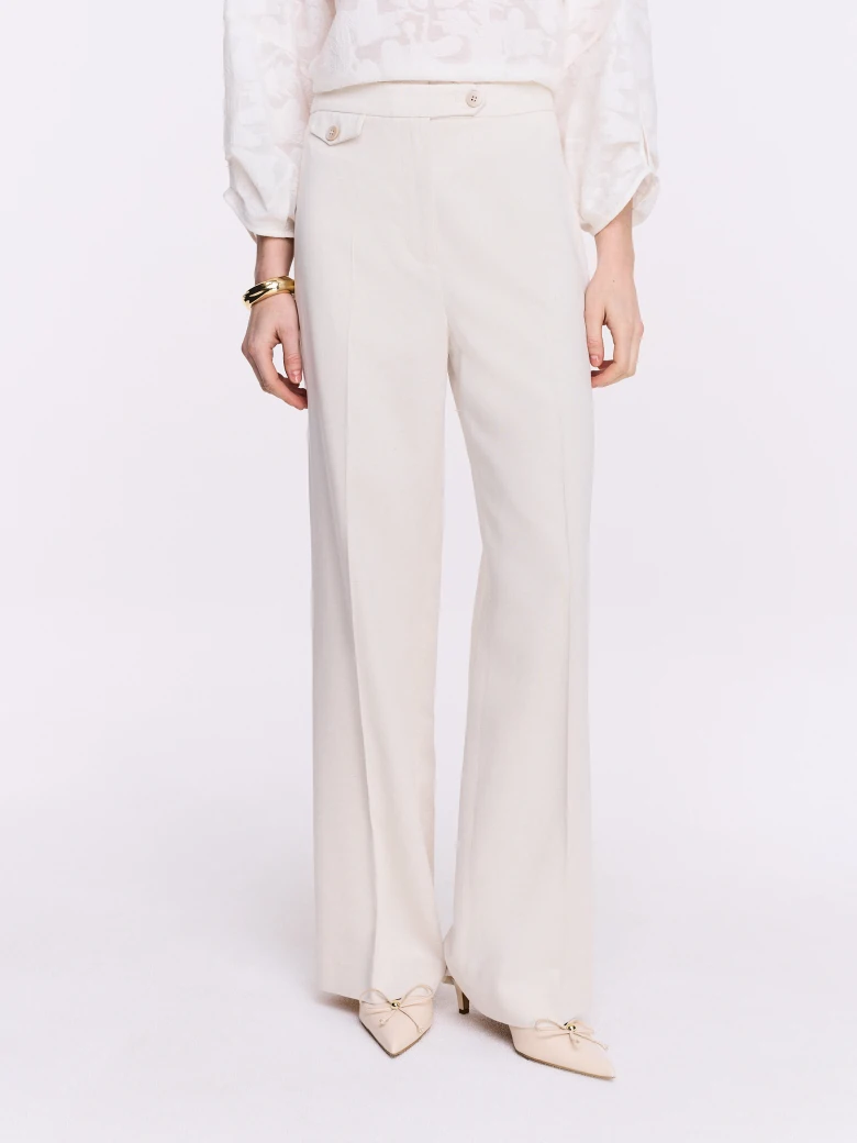 Elegant cream-colored pants made of lyocell with cotton and linen