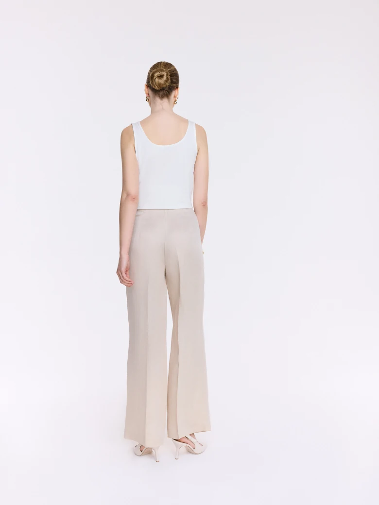 Elegant light beige trousers made of linen and viscose
