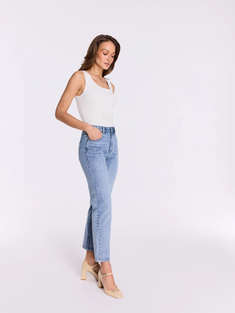 Spodnie jeansowe z wysokim stanem mom jeans