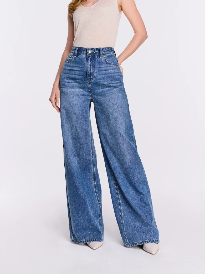High-waisted wide-leg jeans