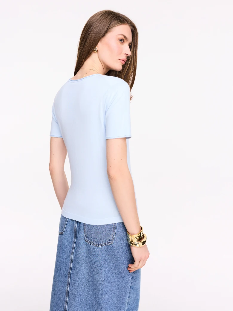 Blue short-sleeved sweater