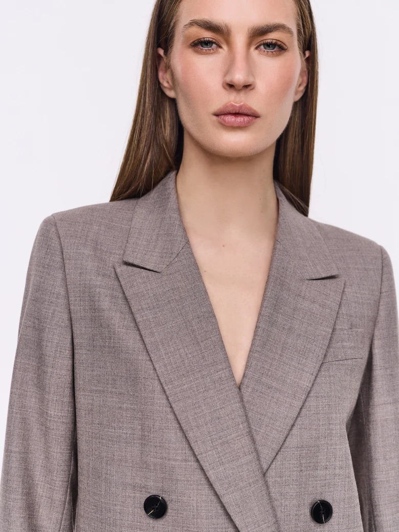 Elegancka dwurzędowa marynarka w kolorze taupe