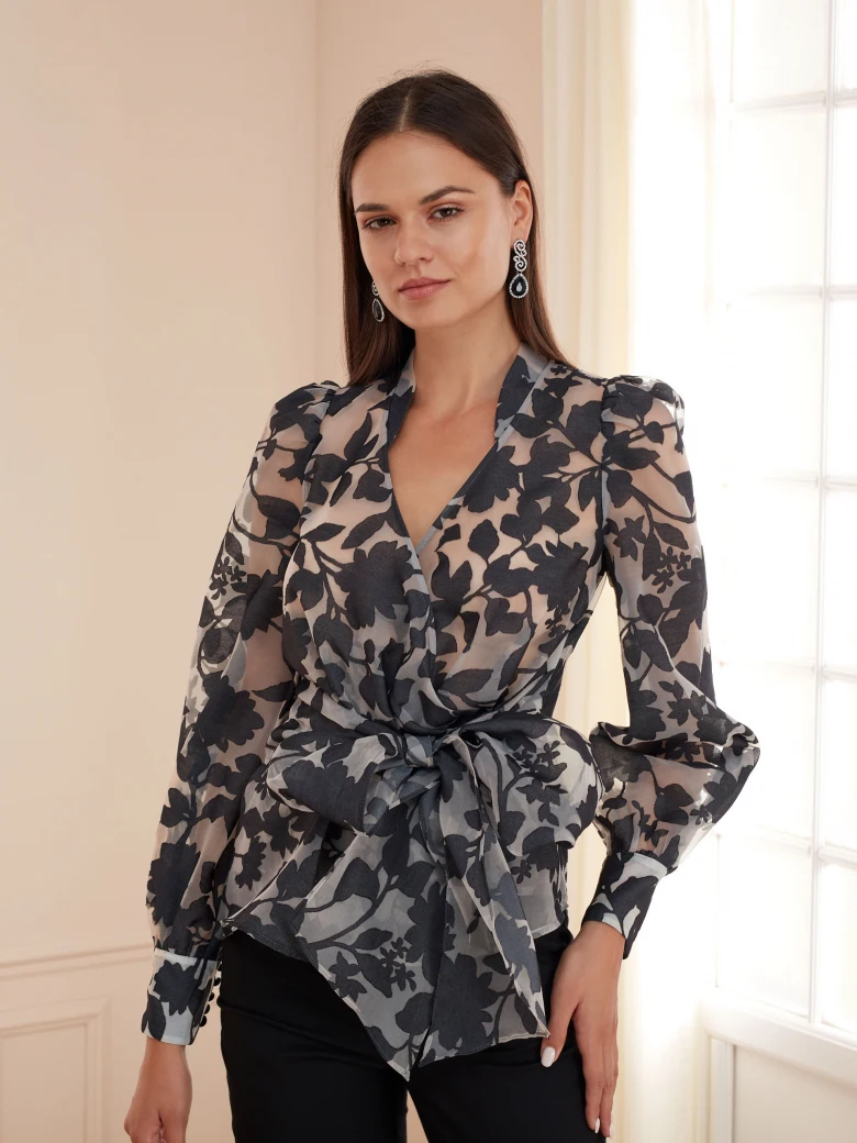ROMANTIC BLOUSE WITH PATTERNS