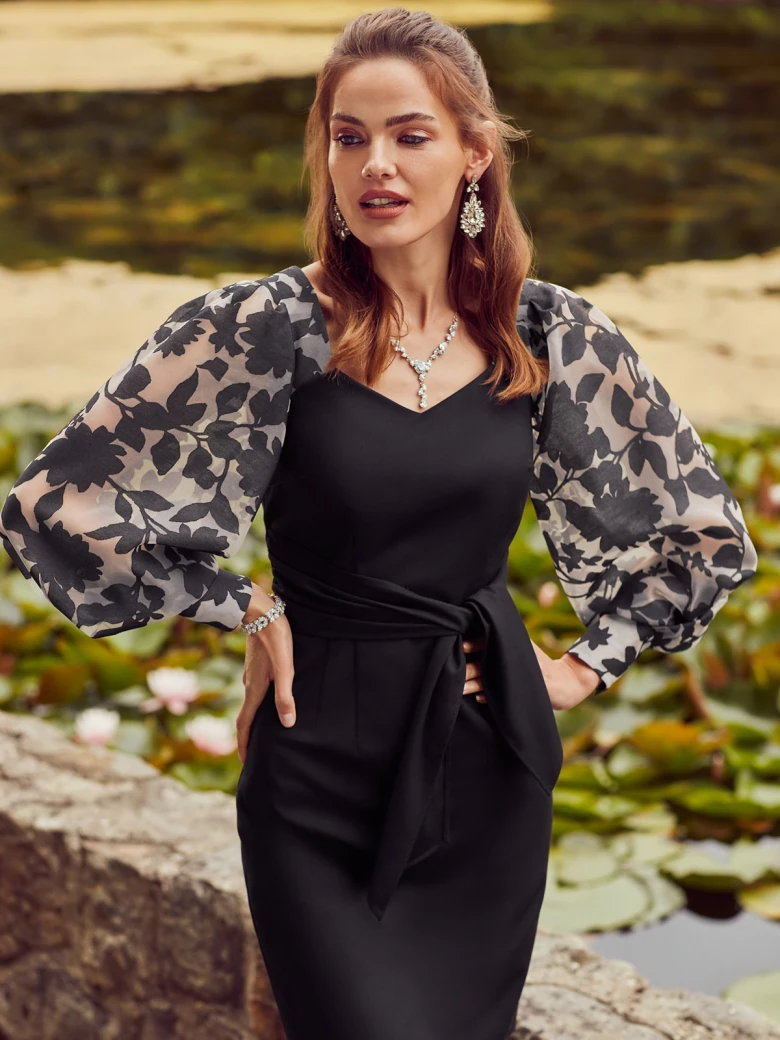 DRESS WITH PATTERNED SLEEVES