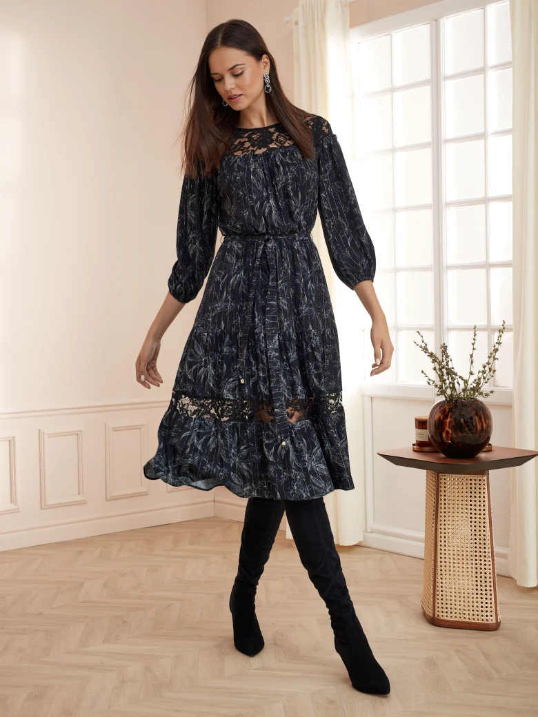 DELICATE DRESS WITH LACE