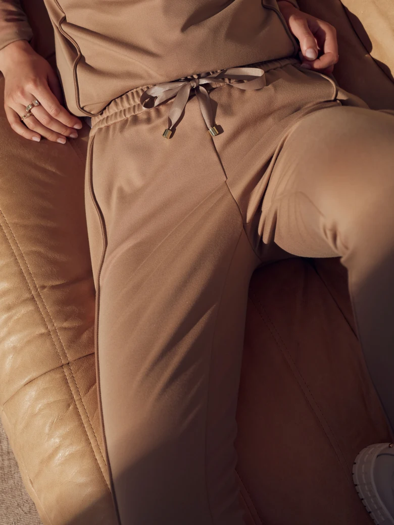Camel jeggings with elastic band
