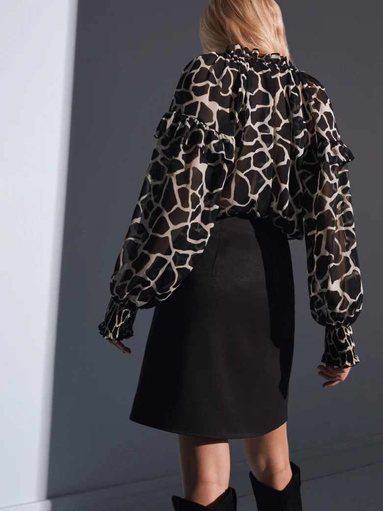 ENVELOPE BLACK SKIRT