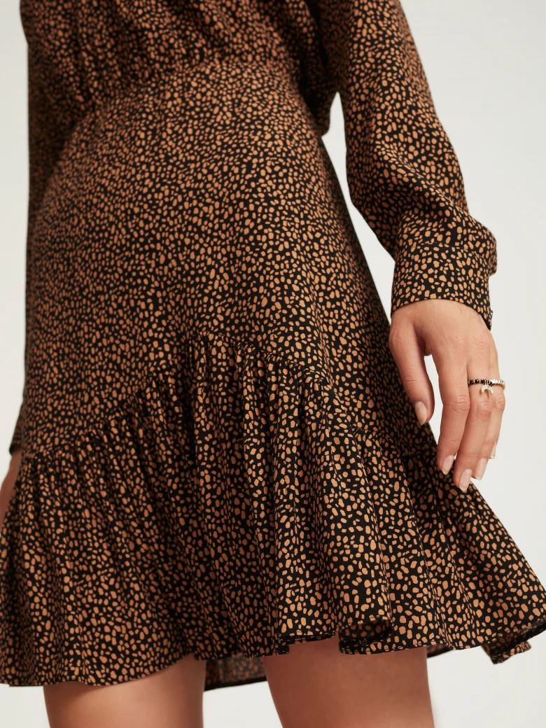 Short dress with ruffle