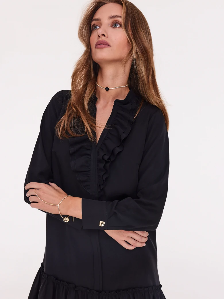 Short black dress with ruffle