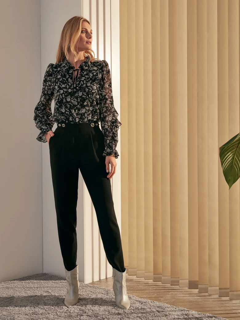 DELICATE FLORAL PATTERN BLOUSE