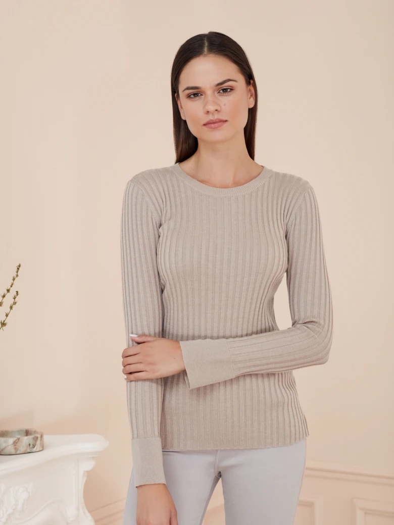 MINIMALIST SWEATER IN SAND COLOR