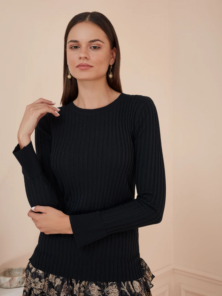 STRIPED FITTED SWEATER