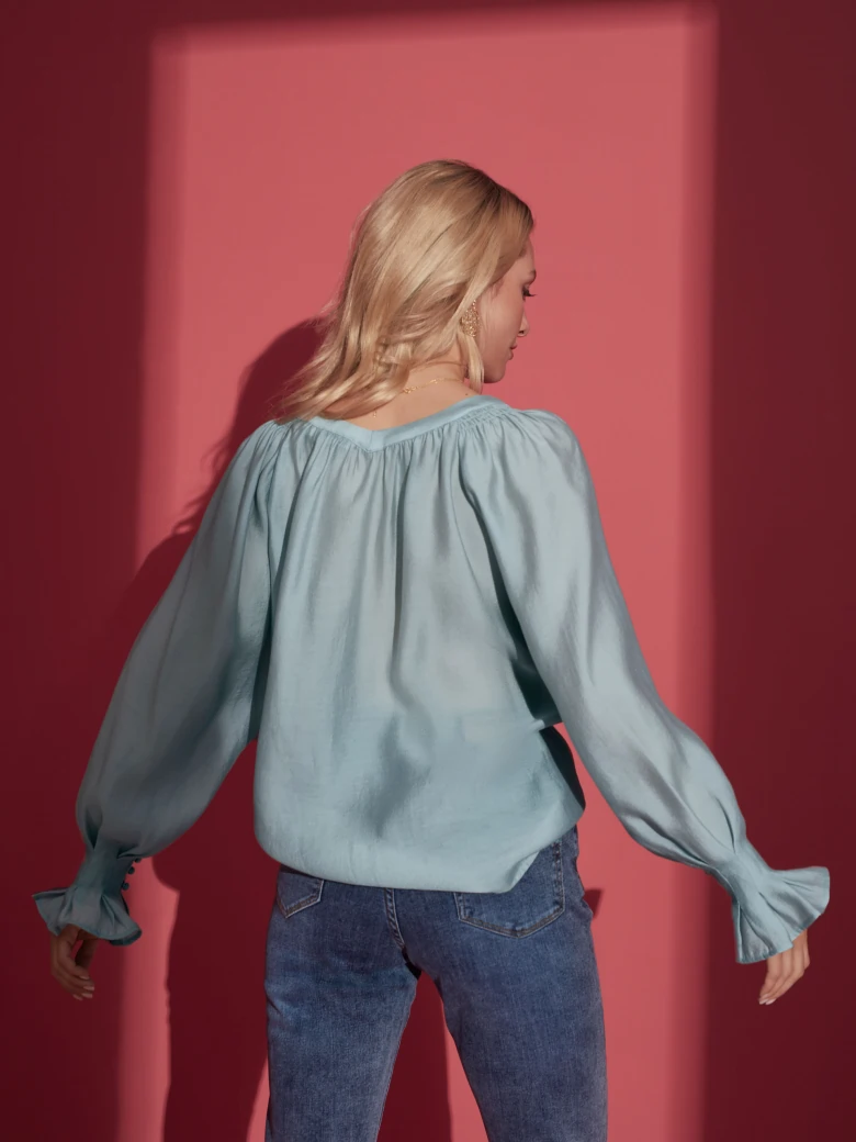 BLUE BLOUSE WITH COATED BUTTONS