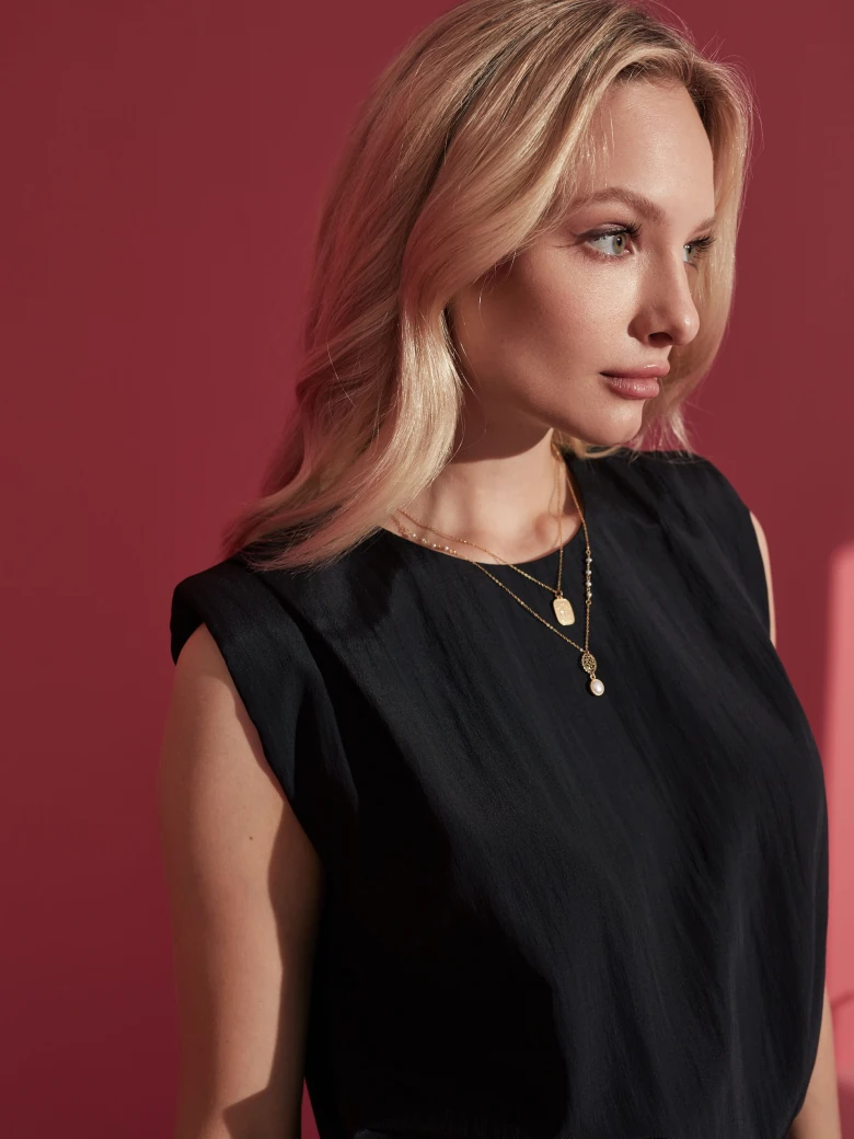 BLACK BLOUSE WITH SHOULDER PADS