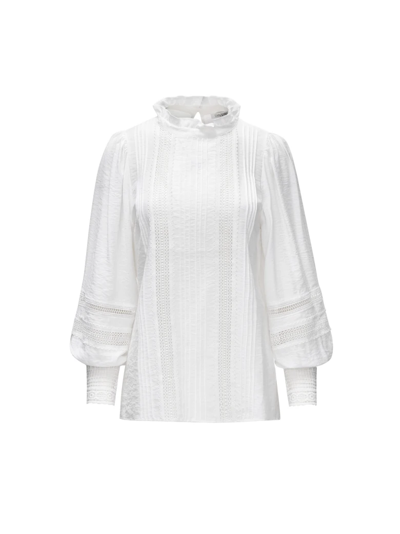 WHITE BLOUSE WITH LACE