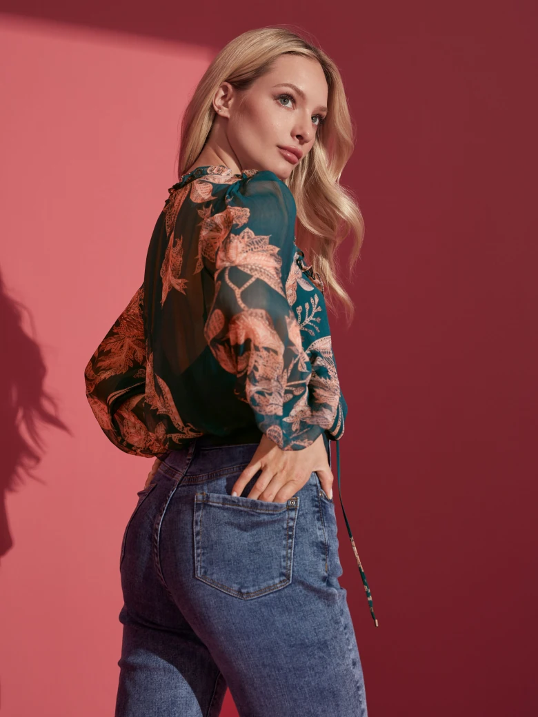 ROMANTIC FLORAL BLOUSE