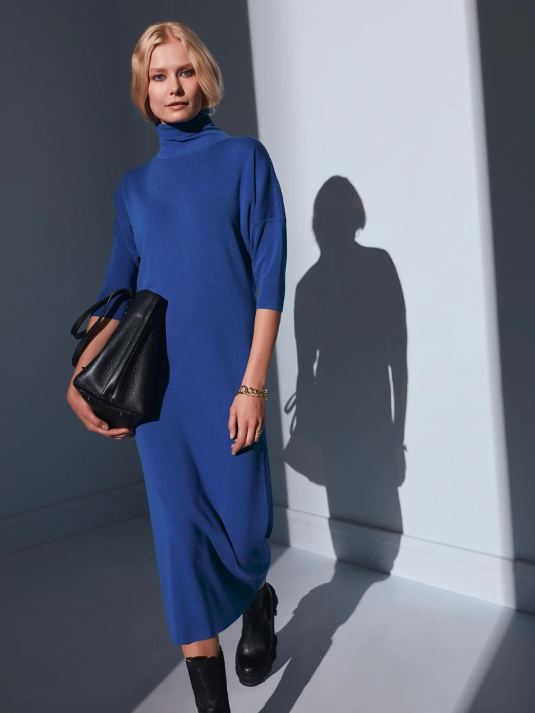 BLUE KNITTED DRESS