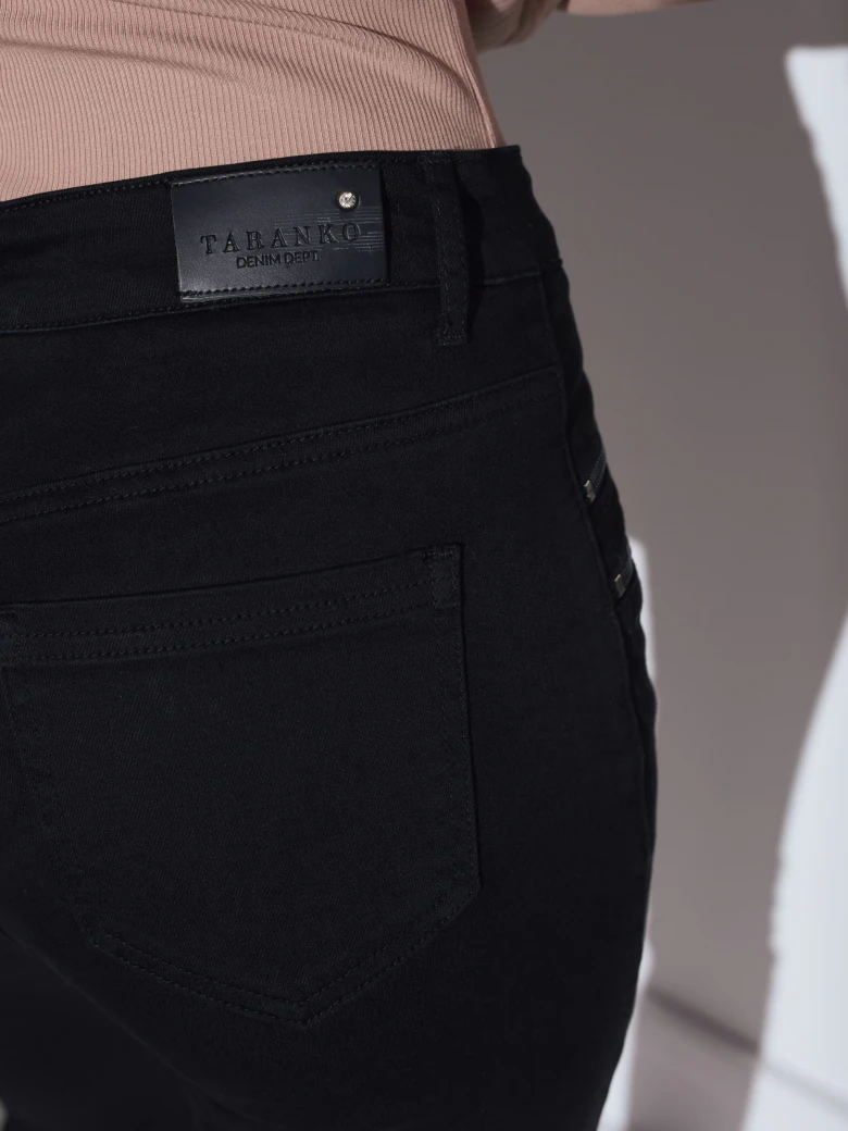 BLACK FITTED PANTS