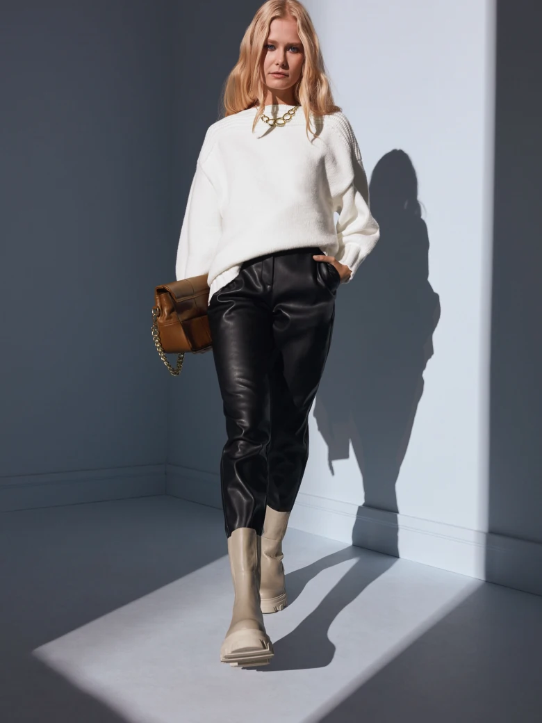 OVERSIZOWY SWETER W KOLORZE ECRU
