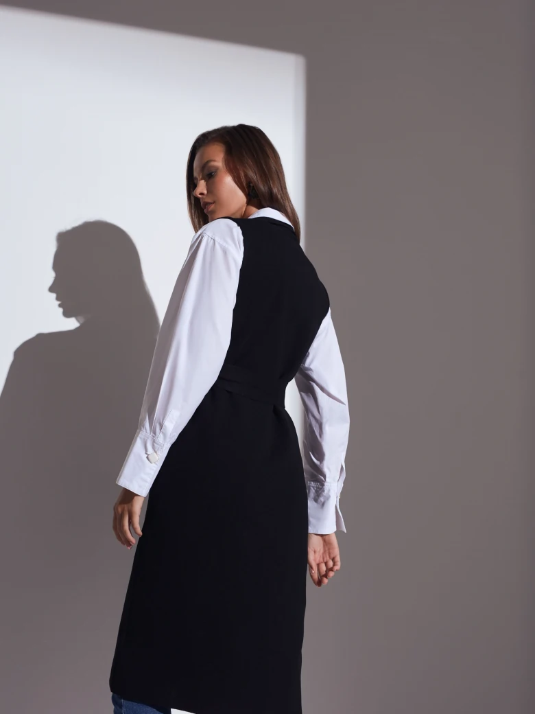 BLACK KNITTED VEST