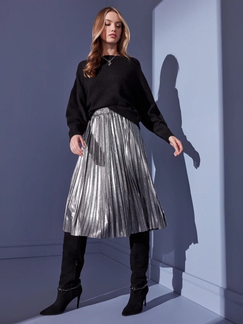 SWEATER WITH BACK NECKLINE IN WOOL