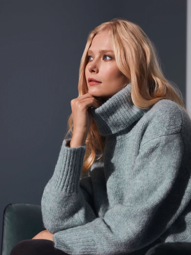 OVERSIZE SWEATER