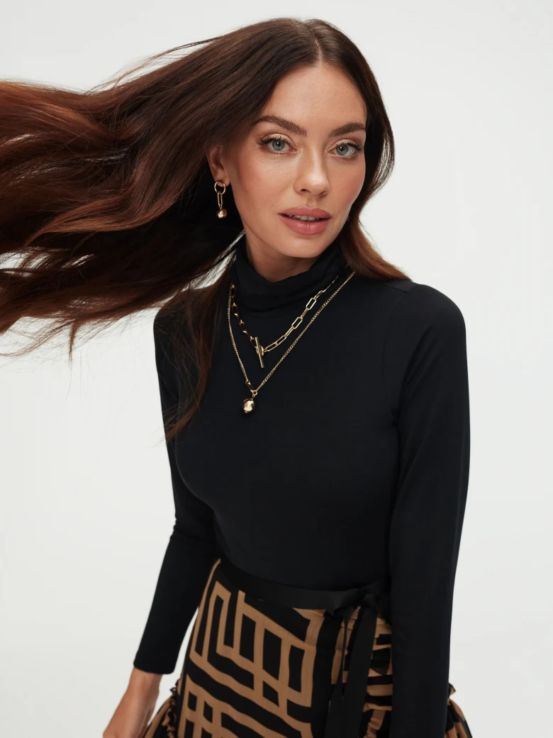 Black turtleneck body