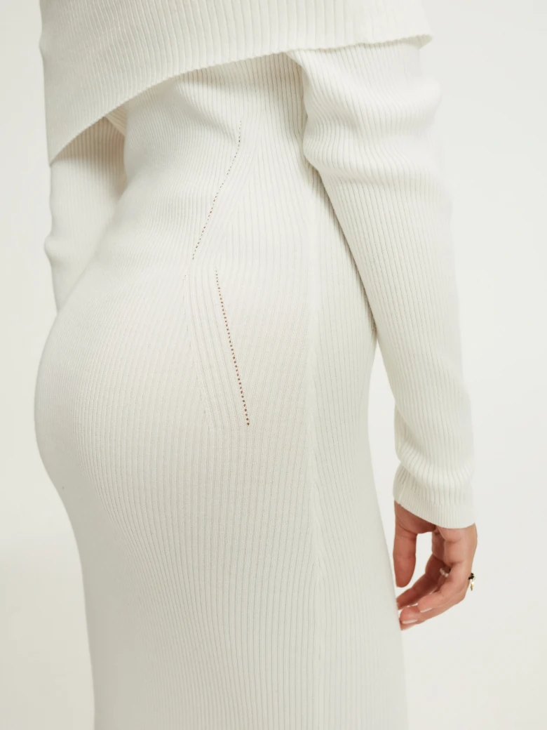 Knitted dress with light color