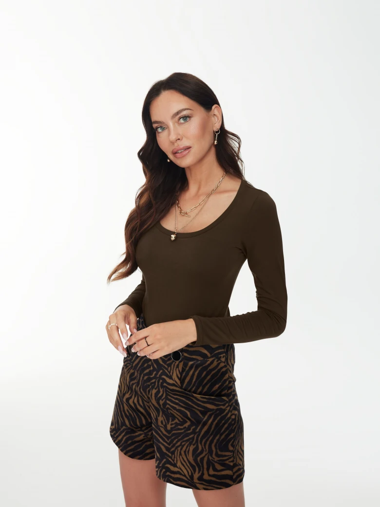 Shorts in animal pattern