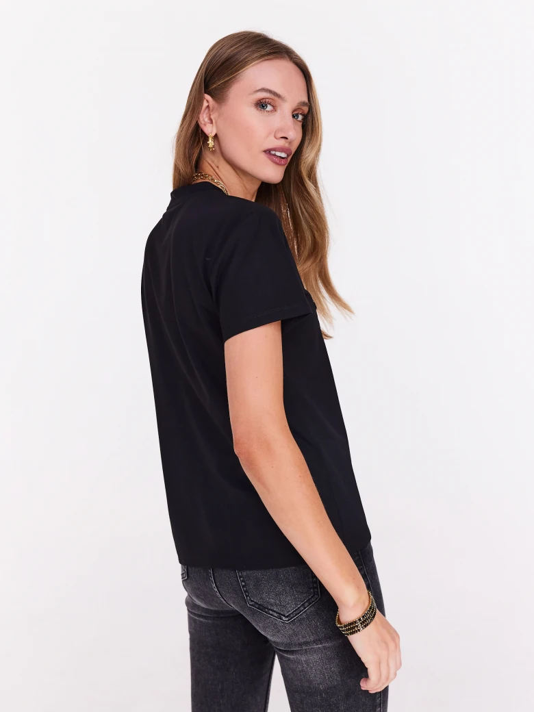 Black blouse with short sleeves and print
