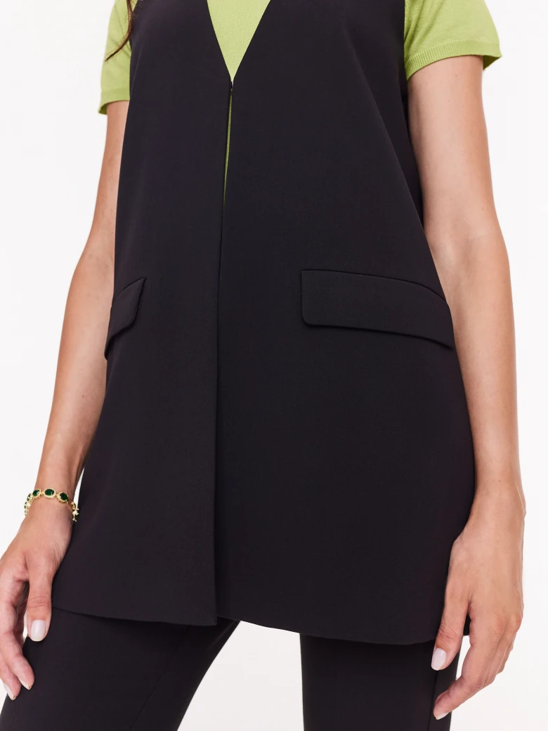Black knitted vest