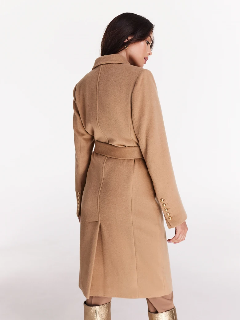 Caramel coat with double-breasted fastening