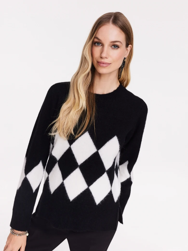 Black oversize sweater in diamonds