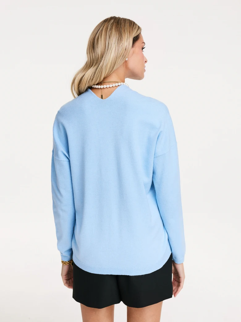 Blue pullover with a v-neck neckline
