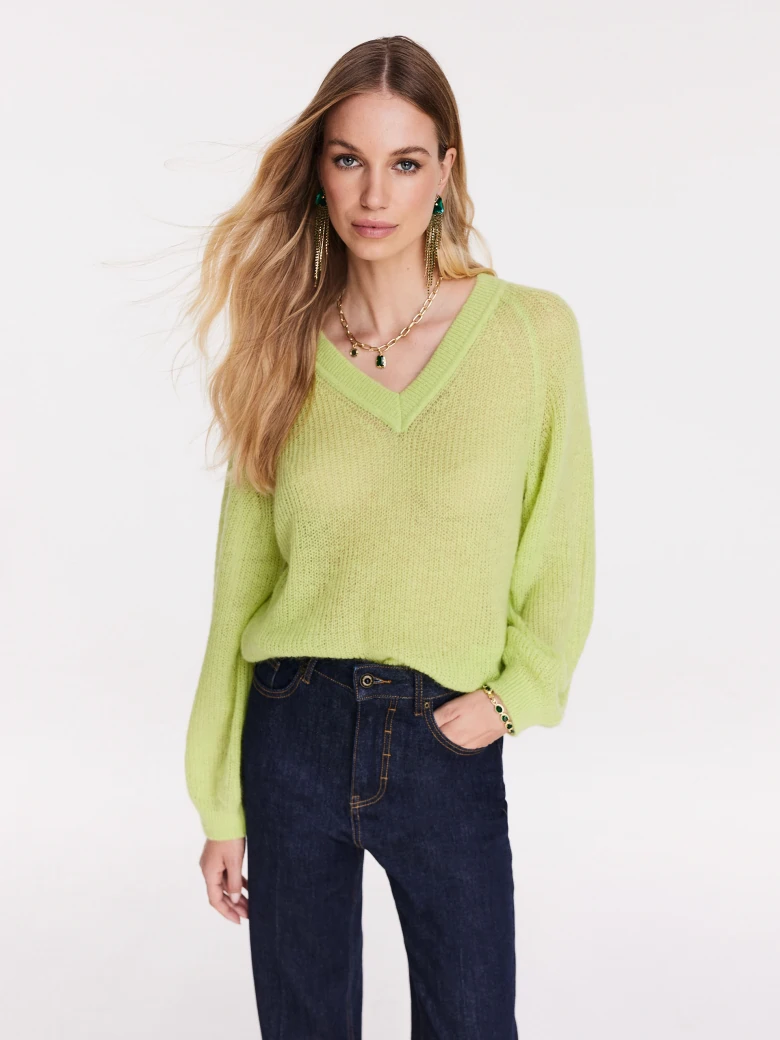 Sweter w limonkowym kolorze