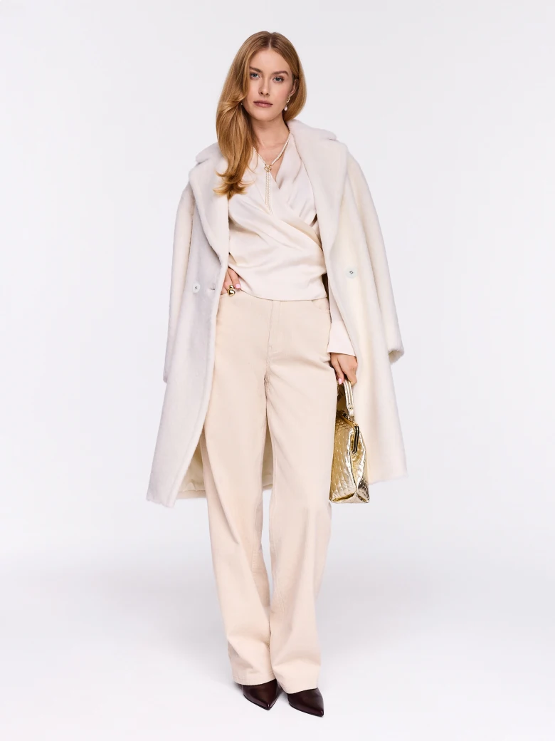 Pearl coat made of alpaca and sheep wool