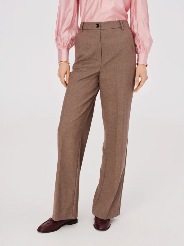 Elegant pants in a cool brown color