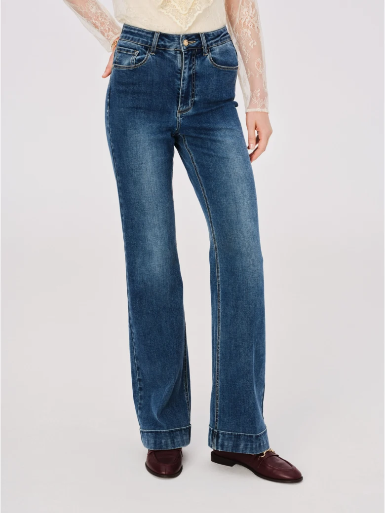 High-waisted bootcut jeans