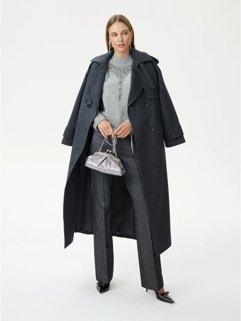 High-waisted gray pants with metallic thread