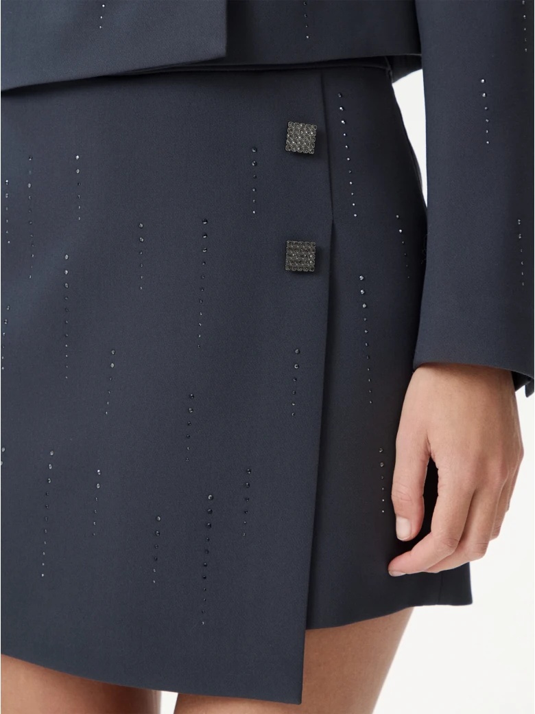 Elegant short skirt-trousers