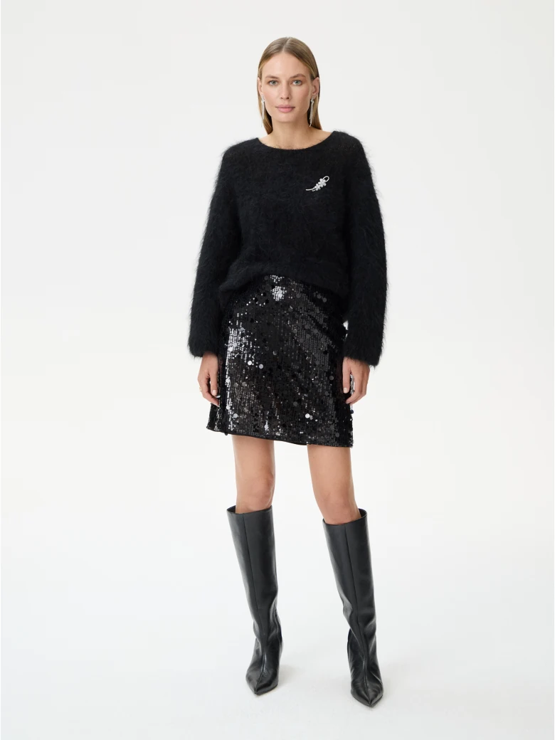Short black skirt with sequins