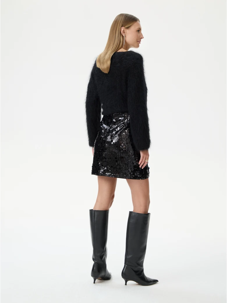 Short black skirt with sequins