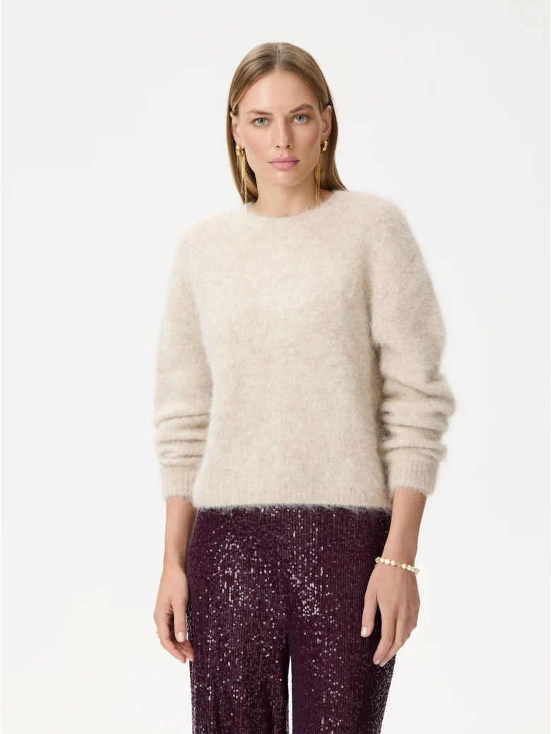Beżowy sweter z wełną alpaki